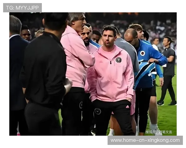 备战赛前,球星被拍在餐厅严格控制饮食,职业精神爆棚