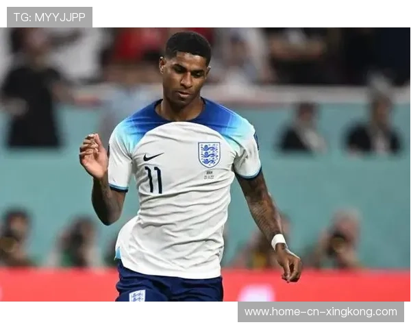 拉什福德训练迟到被罚，面色铁青拒绝采访